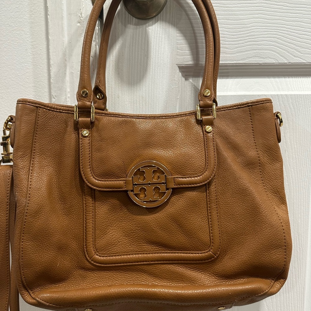 Cute Tory Burch tote